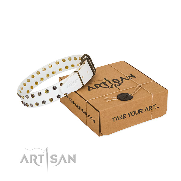 Stylish design full grain genuine leather dog collar with corrosion resistant decorations