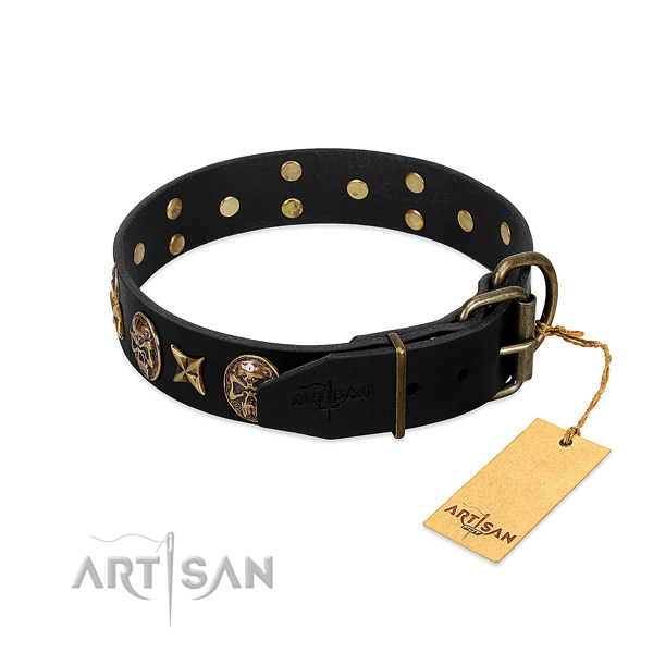 Reliable D-ring on full grain natural leather dog collar for your doggie